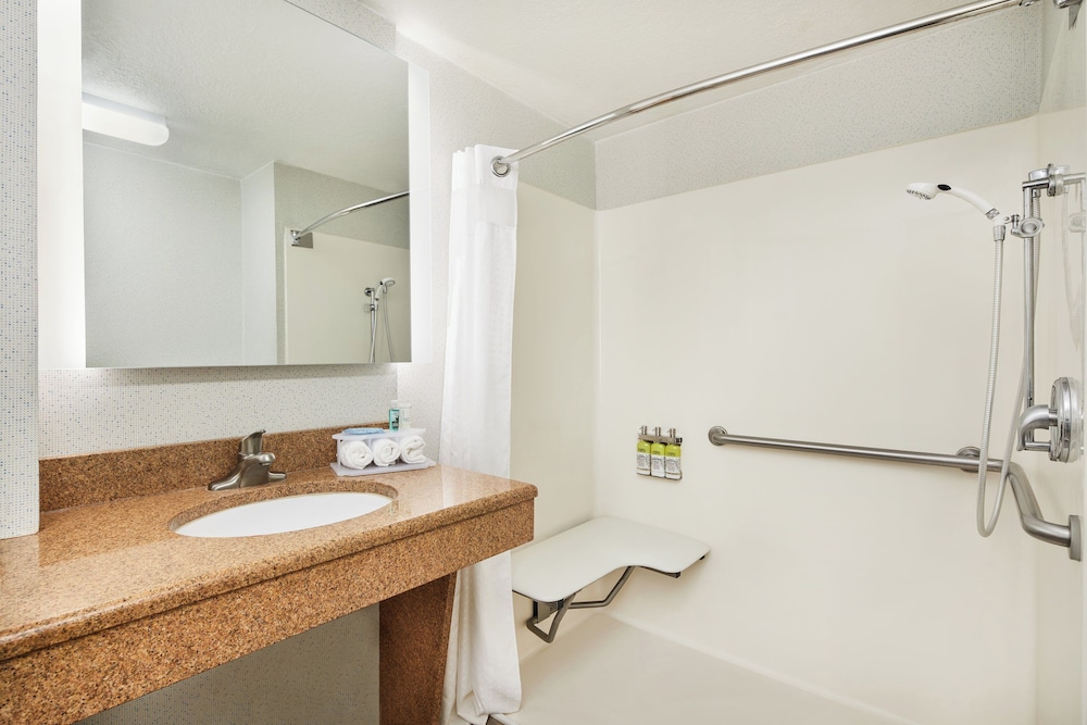 Holiday Inn Express & Suites Jacksonville SE Med Ctr Area by IHG - photo 27