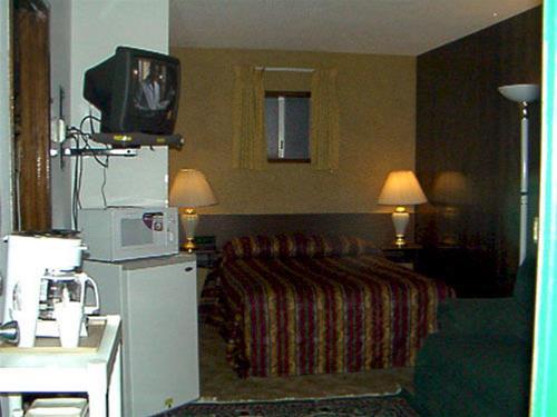Shooting Star Motel - photo 7