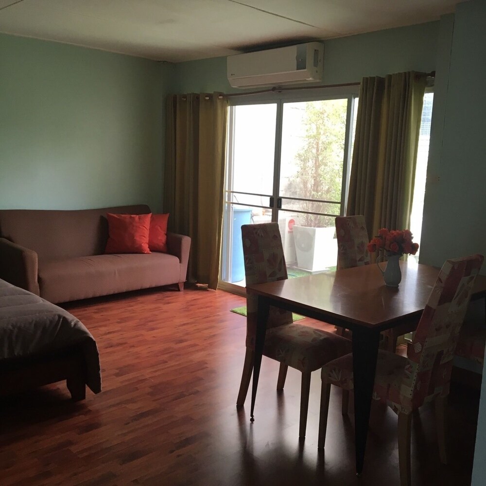 Pin Guest House