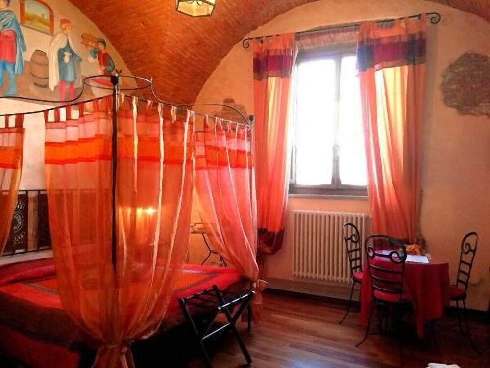 Luxury Corte dei Nobili — 4-Star Luxury Hotel in Lucca, Italy