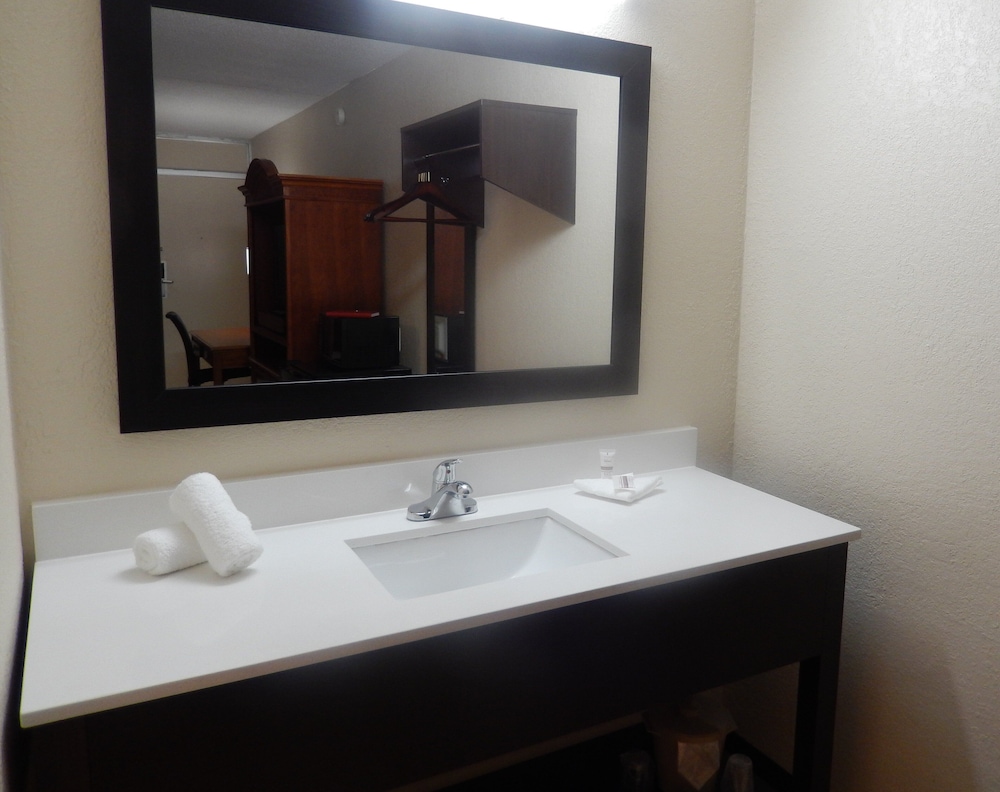 Red Roof Inn Wheelersburg - photo 8