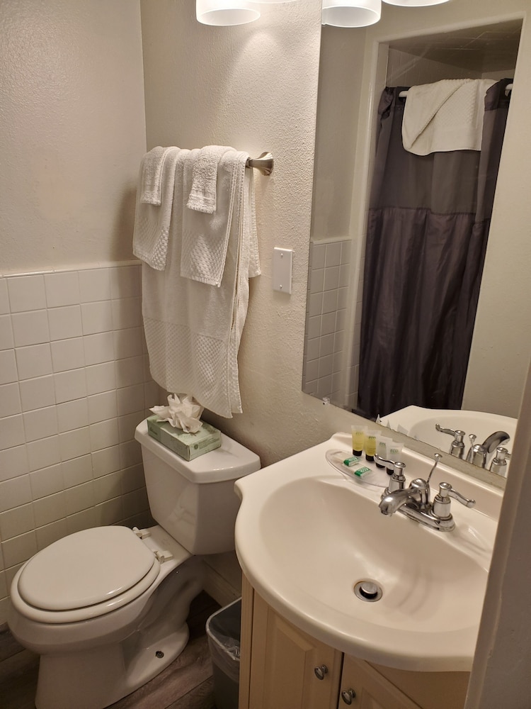 Coronado Island Inn - photo 18