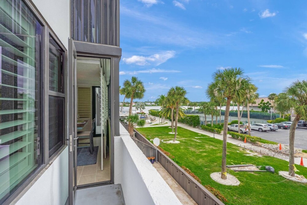 Harbor Towers 2nd Fl 2 Bedroom Pool View - photo 61