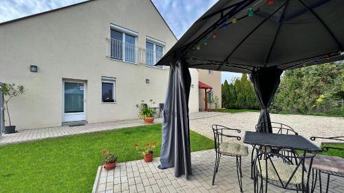 Gardencity Apartmanház — 4-Star Luxury Hotel in Gyor, Hungary
