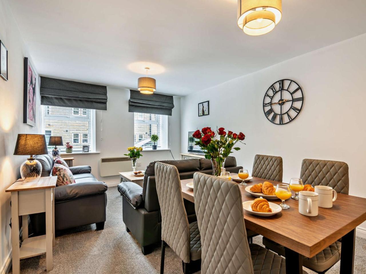 2 Bed in Holmfirth oc 95230 in Holmfirth, United Kingdom