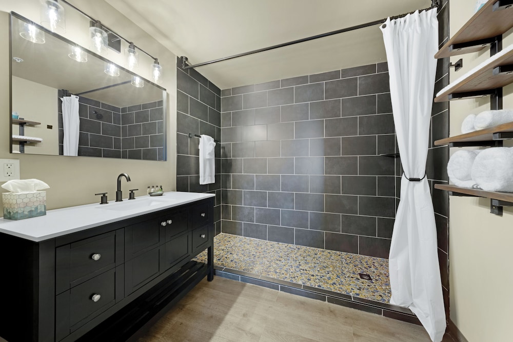 The Suites at Prairie Falls & Event Center - photo 55