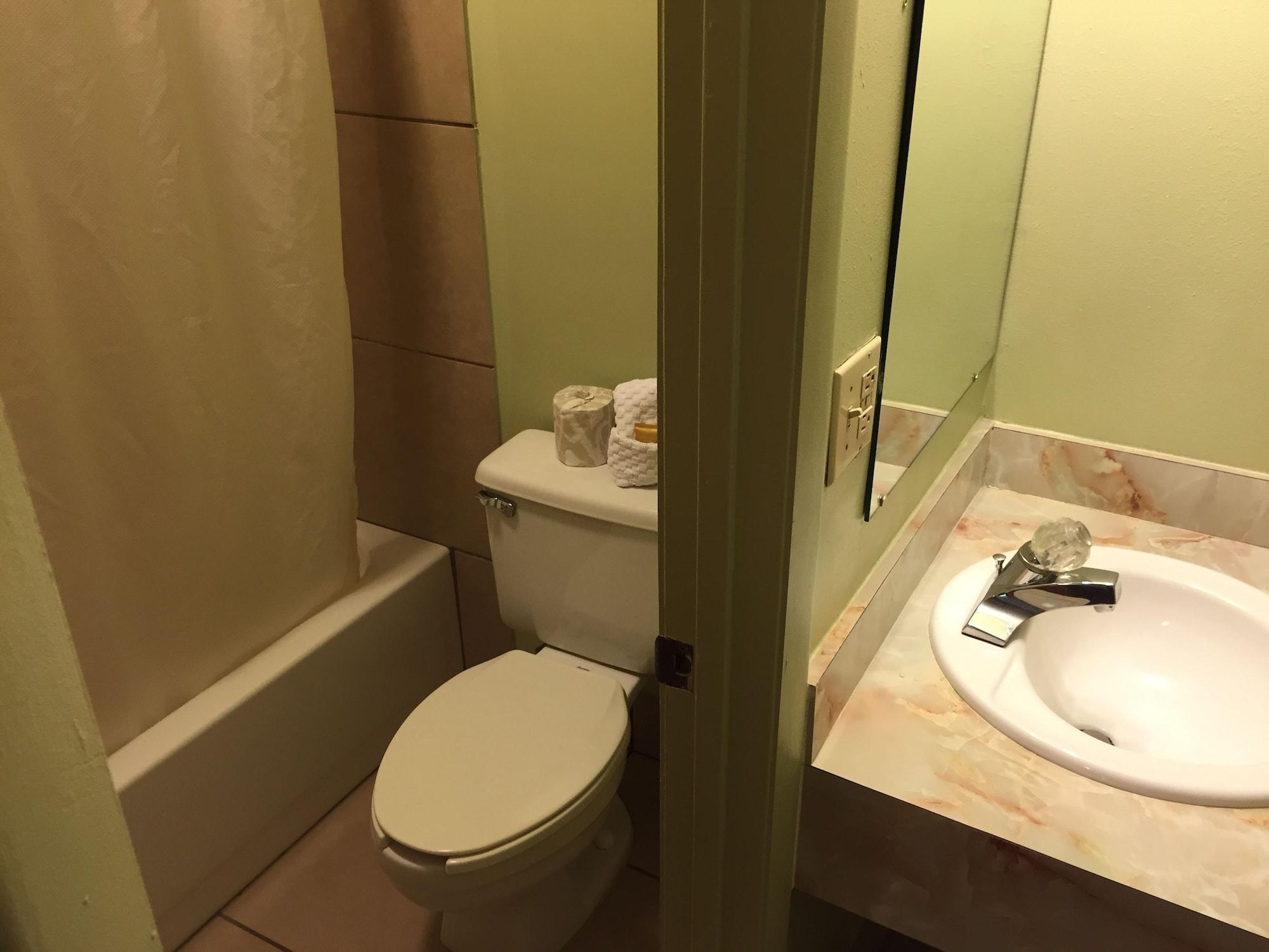 Sebring Inn - photo 19