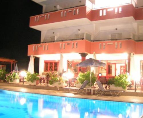 Knossos — 4-Star Luxury Hotel in Panormos, Greece