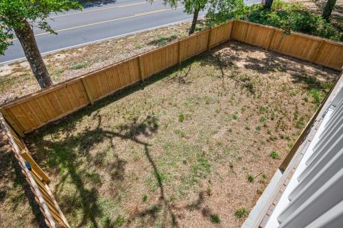 Pawsitively Paradise by Oak Island Accommodations - photo 13