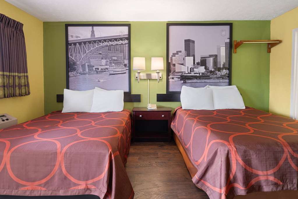Super 8 by Wyndham Youngstown Girard - photo 11