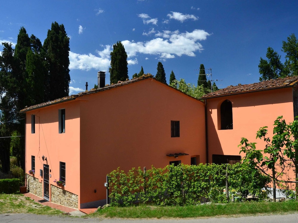 Belvilla by OYO Villa dei Tarocchi — 4-Star Luxury Hotel in Pistoia, Italy