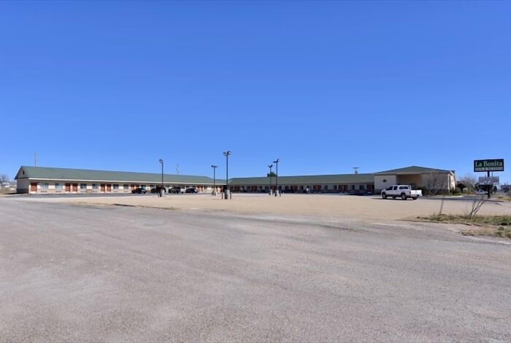 La Bonita Inn And Suites - photo 25