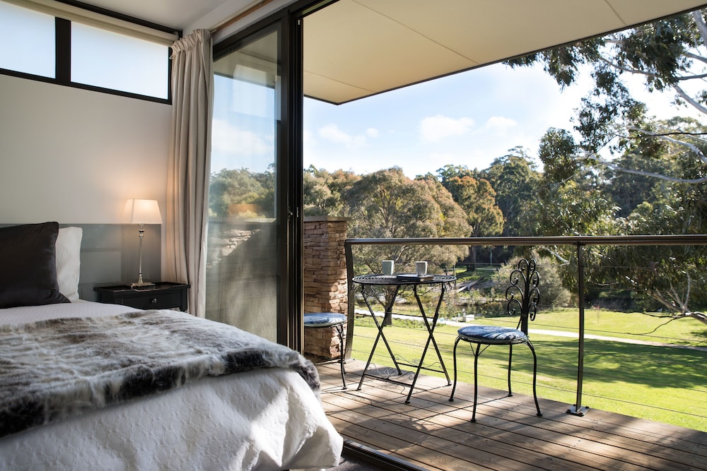 Lake Daylesford Lodge 2 — 4-Star Luxury Hotel in Daylesford, Australia