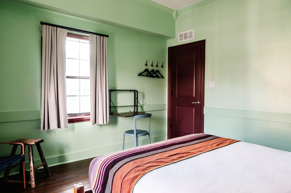 Frenchmen Hotel - photo 20