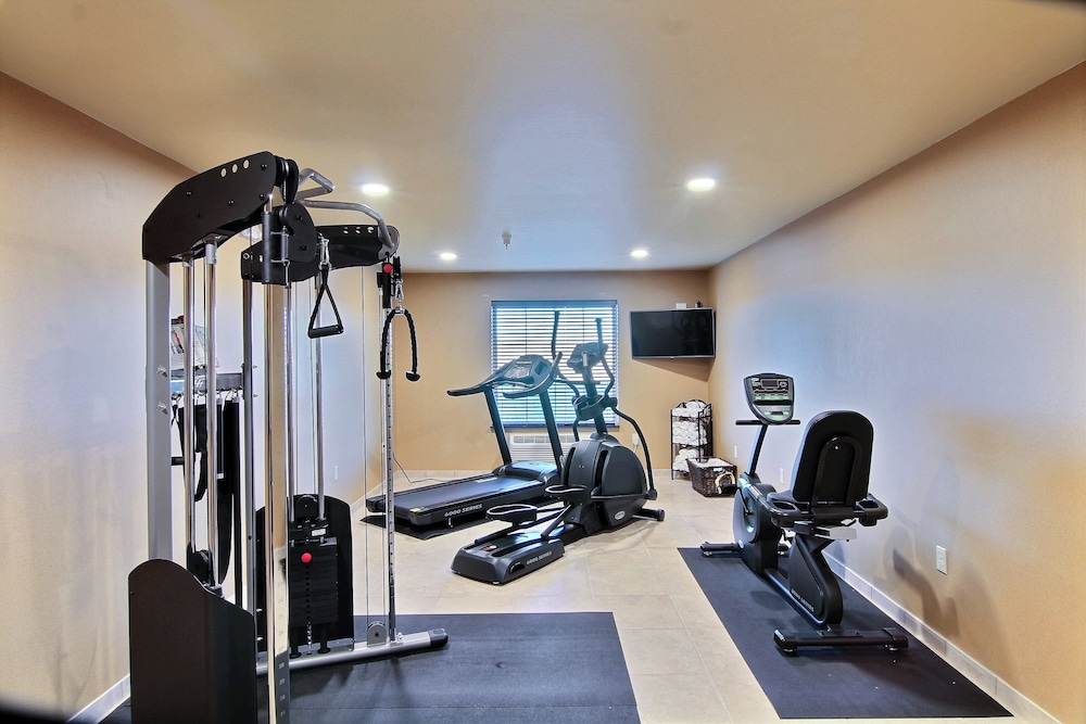 Cobblestone Hotel & Suites Beulah - photo 25