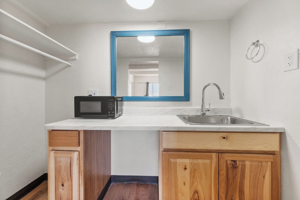 Southern Springs Extended Stay - photo 7