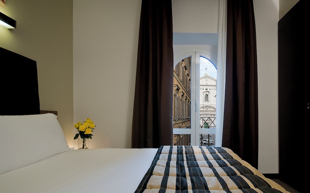Hotel Rinascimento — 4-Star Luxury Hotel in Rome, Italy