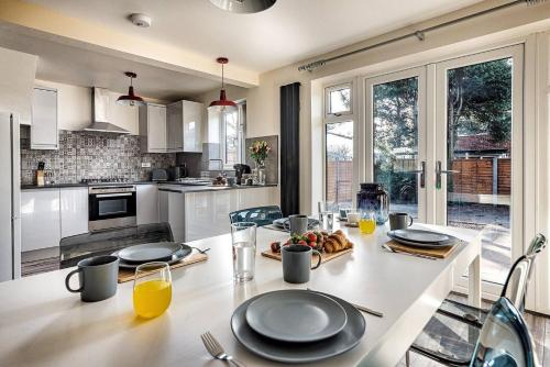 Dudley Hospital 3bed parking long stay contractor in Dudley, United Kingdom