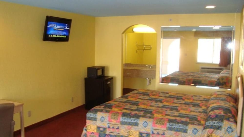 Winnquest Inn Near Ft. Sam Houston - photo 21