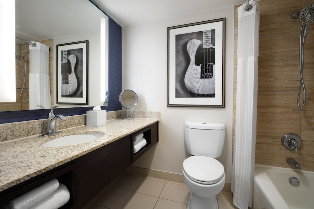 Nashville Airport Marriott - photo 7