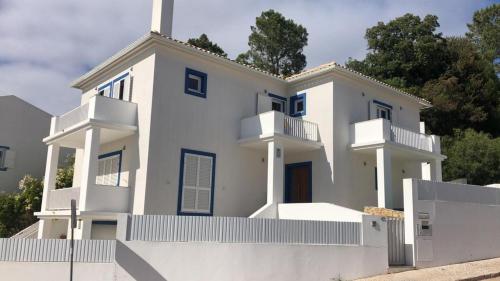 Casa Mimosa — 4-Star Luxury Hotel in Sesimbra, Portugal