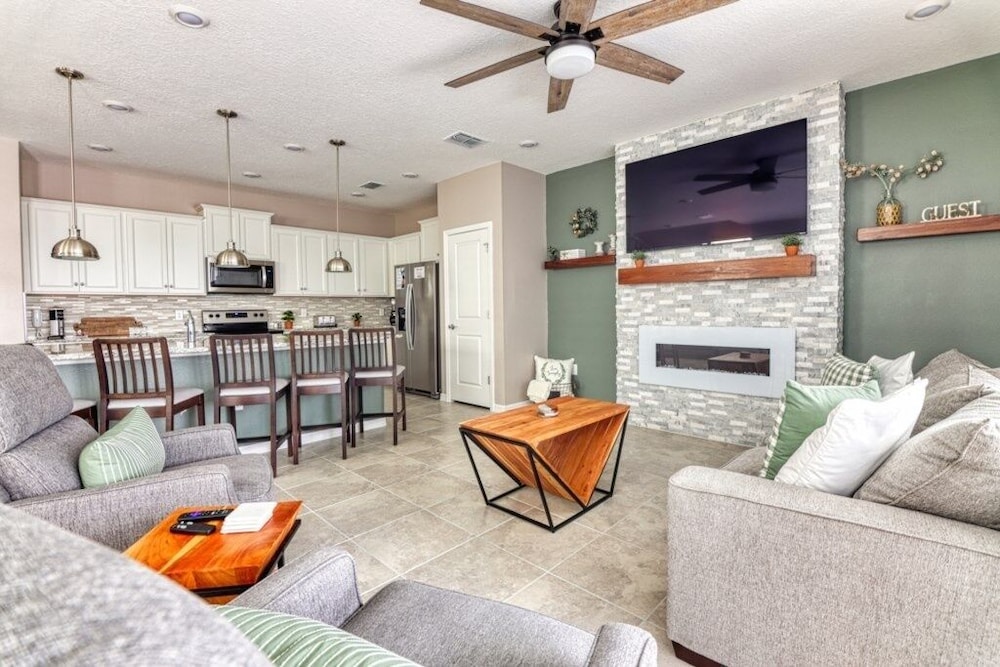 Daniel's Townhome Getaway At Windsor Island Resort 5 Bedroom Townhouse by Redawning Davenport - photo 26