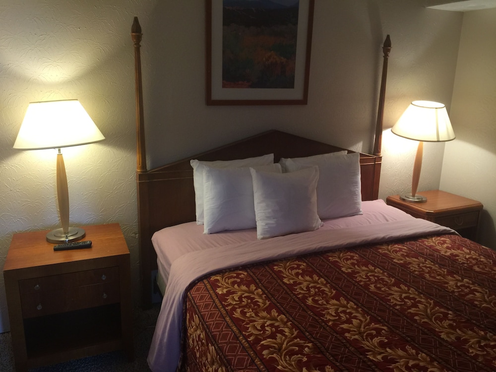 Executive Inn & Suites Beeville - photo 4