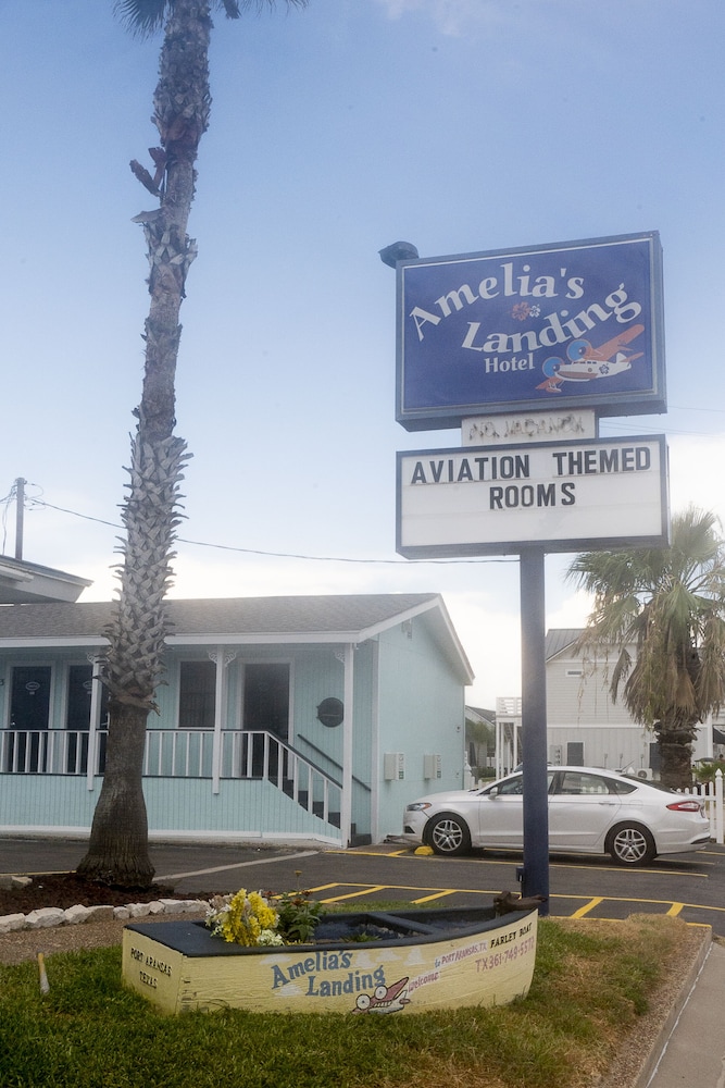 Amelia's Landing Hotel - photo 39