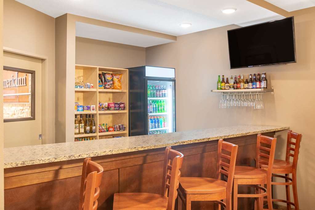 AmericInn by Wyndham Humboldt - photo 19