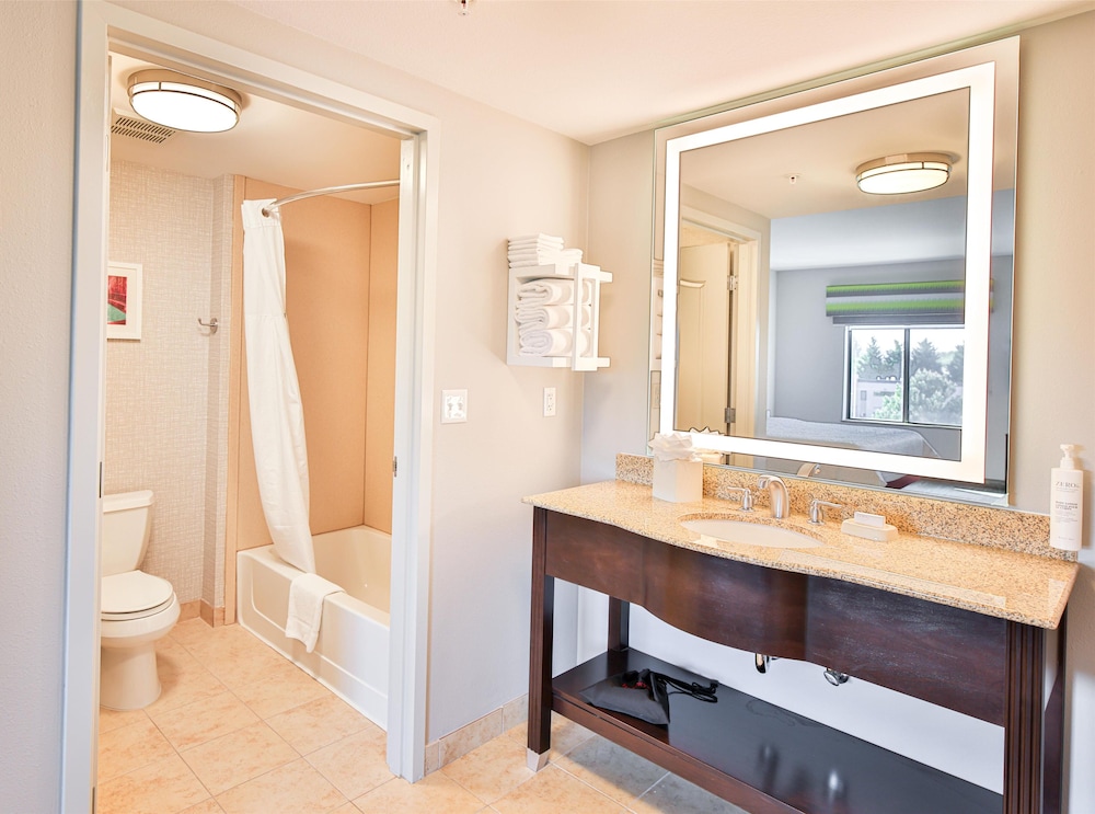Hampton Inn & Suites Seattle Kent WA - photo 57