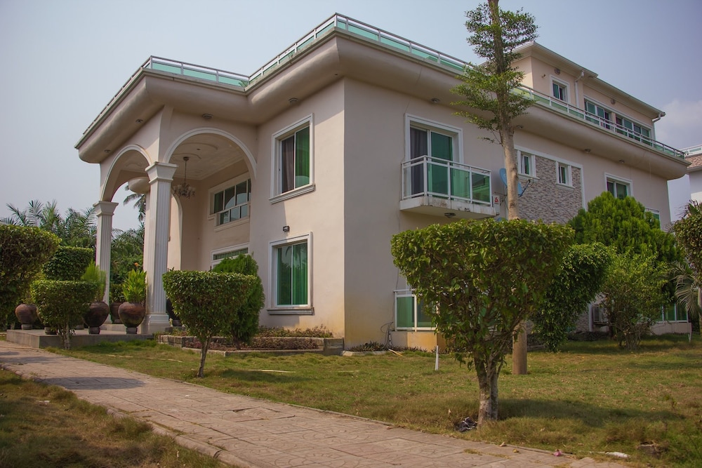 Chaka Resort