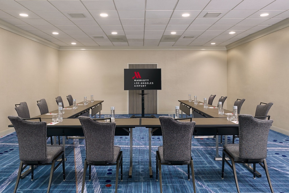 Los Angeles Airport Marriott - photo 86