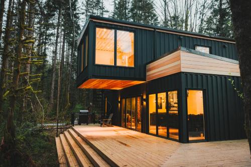 Pacific Bin Hot Tub Secluded Forest Getaway — Monroe