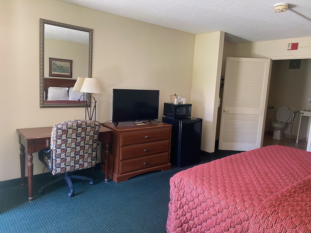 Motel 6 Sandersville GA - photo 19