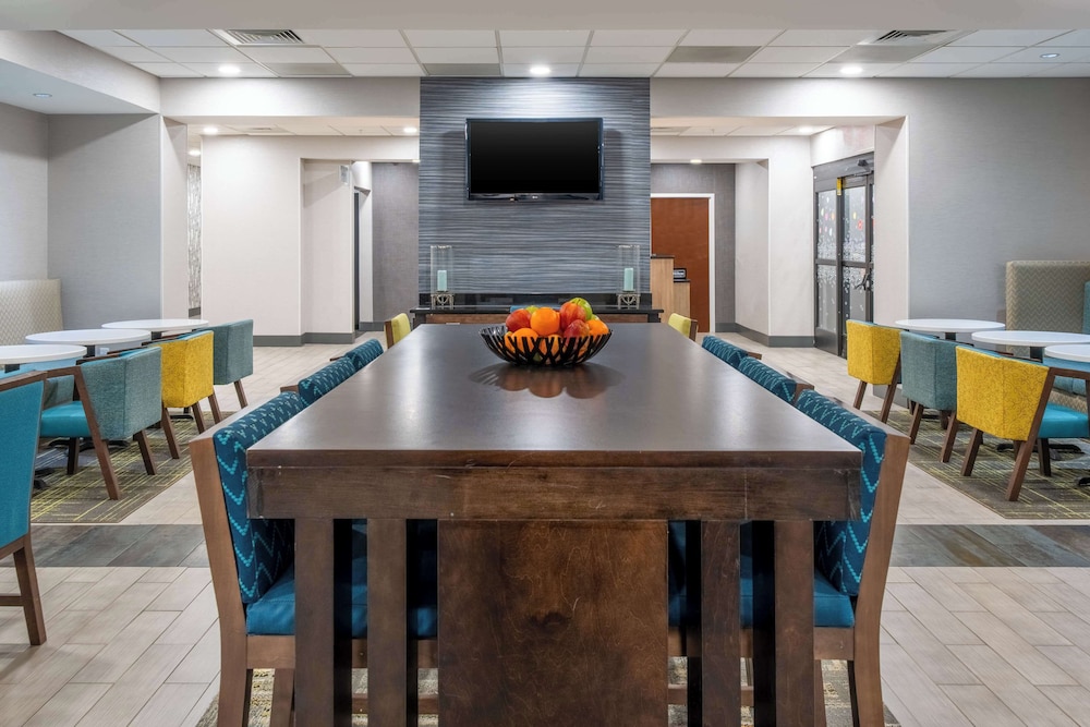 Hampton Inn Dahlgren - photo 40