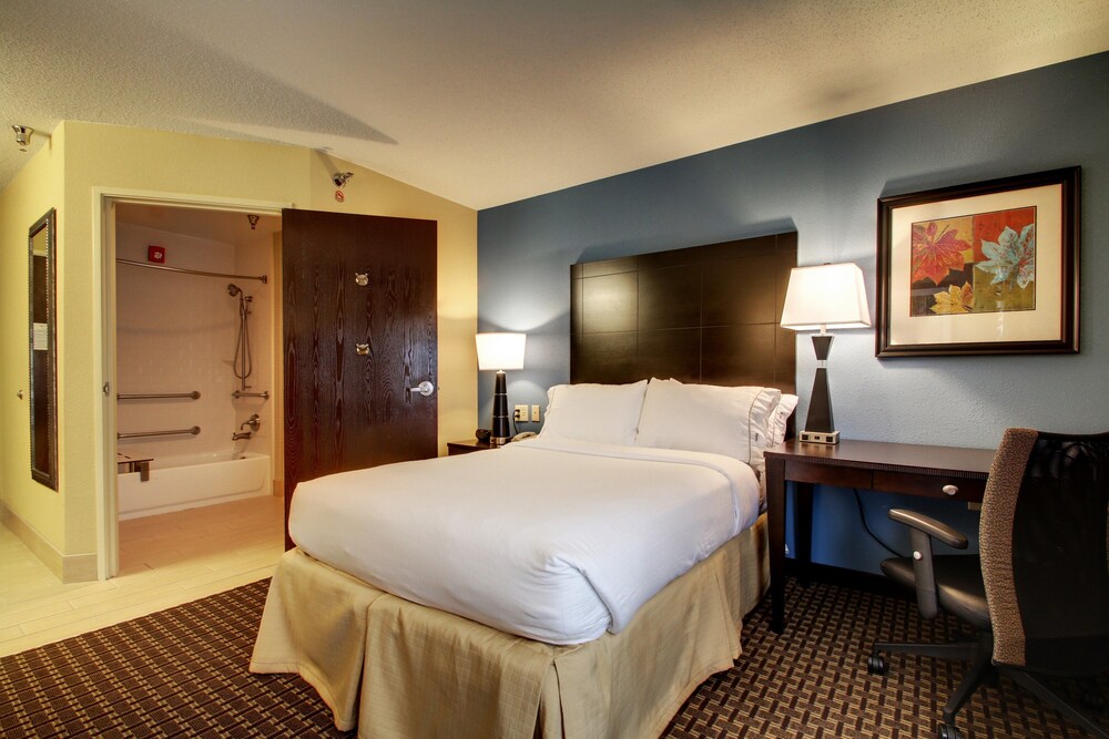 Holiday Inn Express Fort Campbell Oak Grove by IHG - photo 7