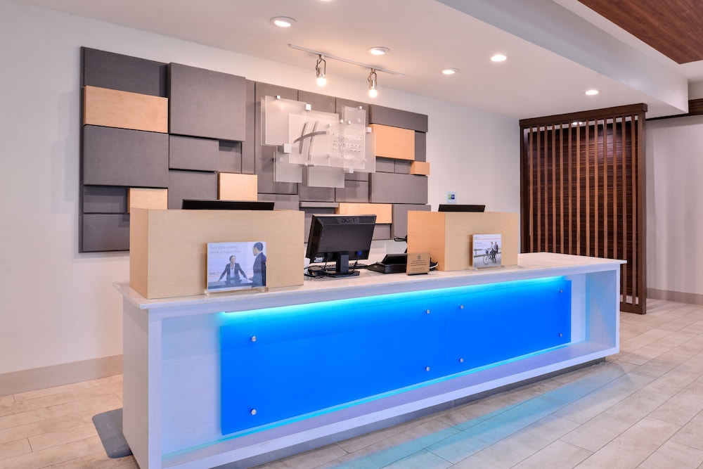 Holiday Inn Express New Orleans Arts District by IHG - photo 2