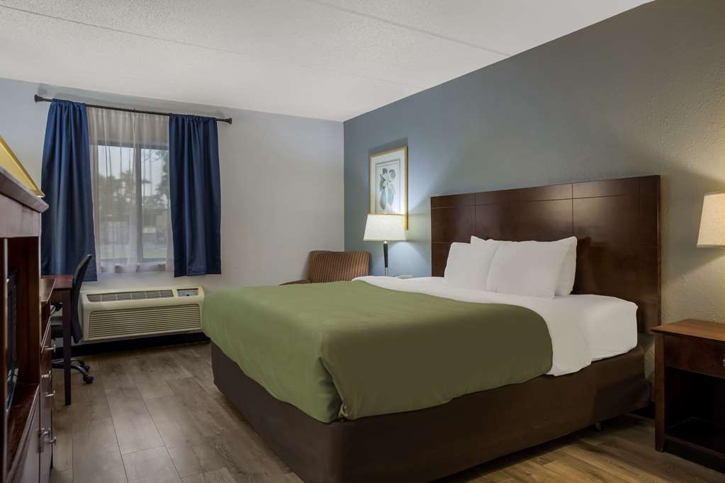 Quality Inn Toledo Westgate - photo 9