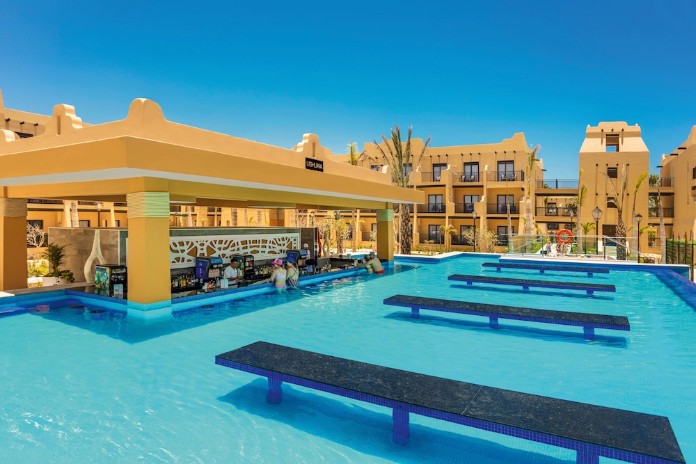 Poolside Bar