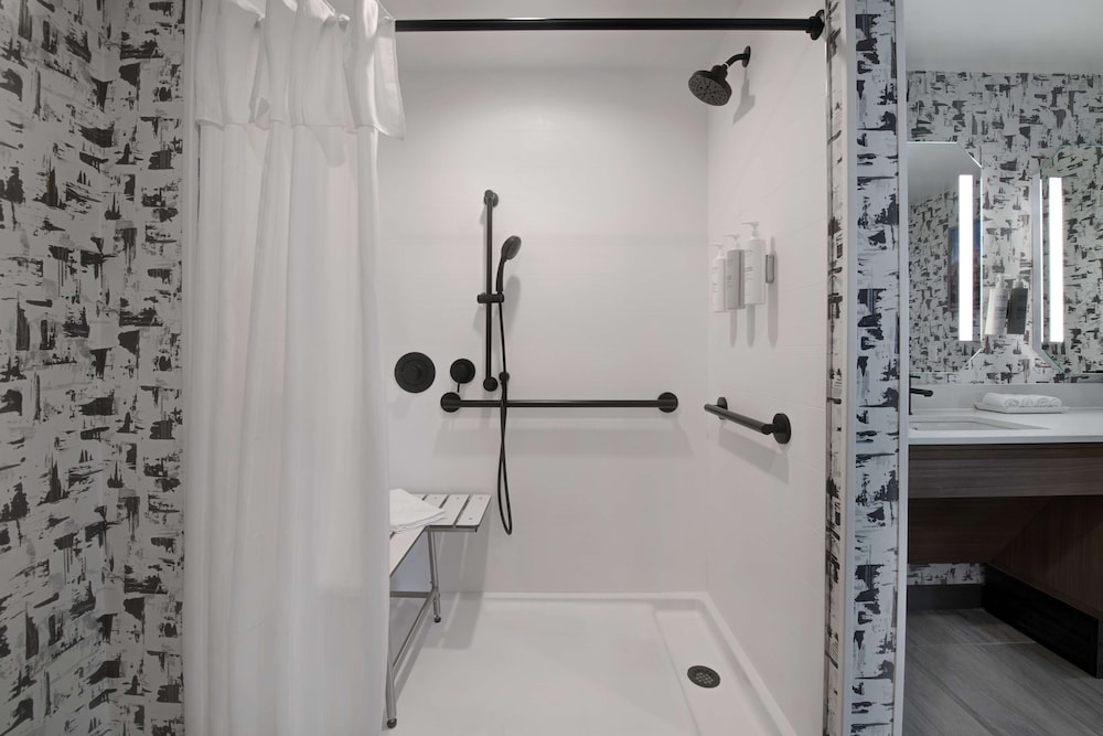 Home2 Suites by Hilton Anderson Downtown - photo 32