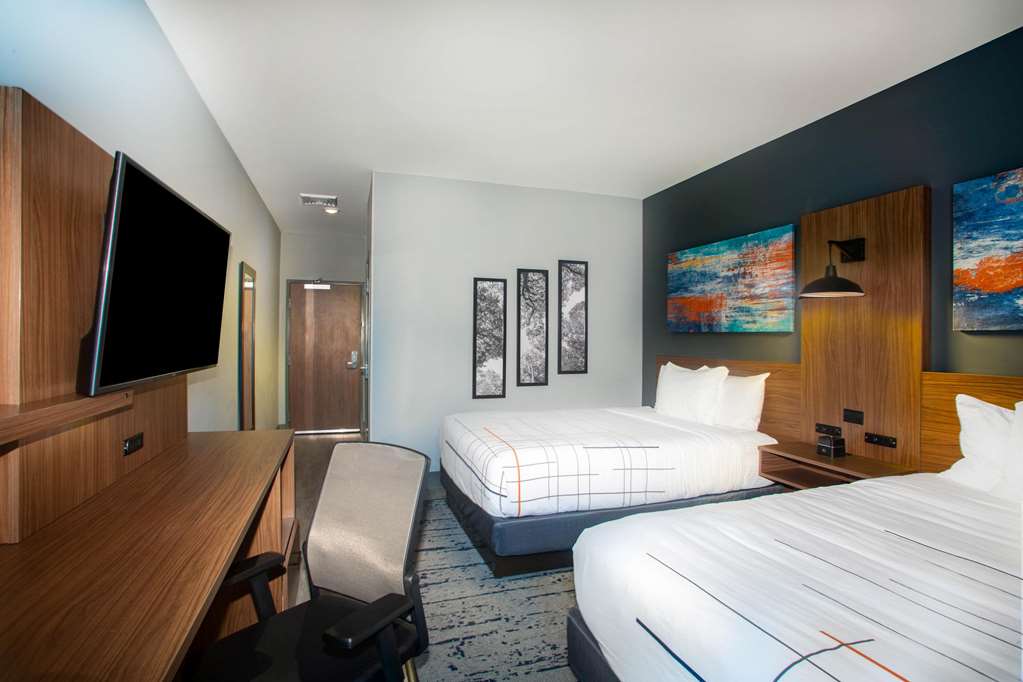La Quinta Inn & Suites by Wyndham Oxford - photo 19