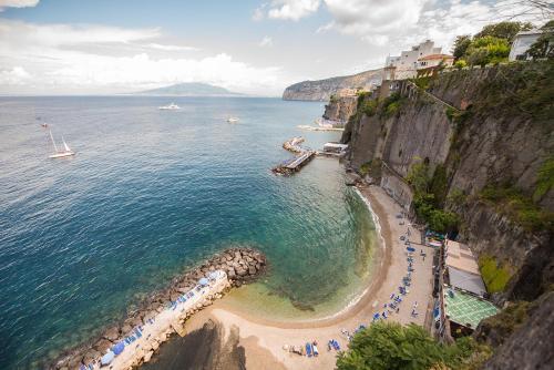 Sorrento Central Flats — 4-Star Luxury Hotel in Sorrento, Italy