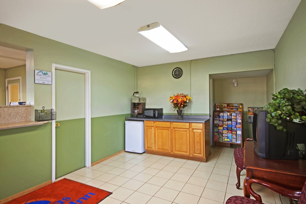 Rogers Inn - photo 2