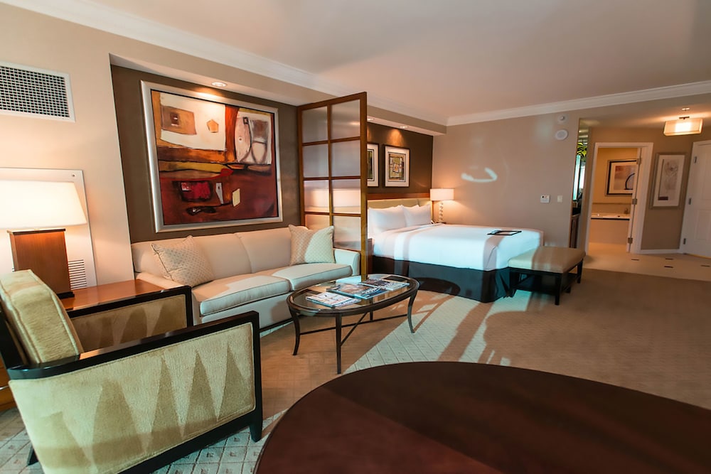 888 Two Bedroom Balcony Suite at Signature Condo Hotel - photo 9