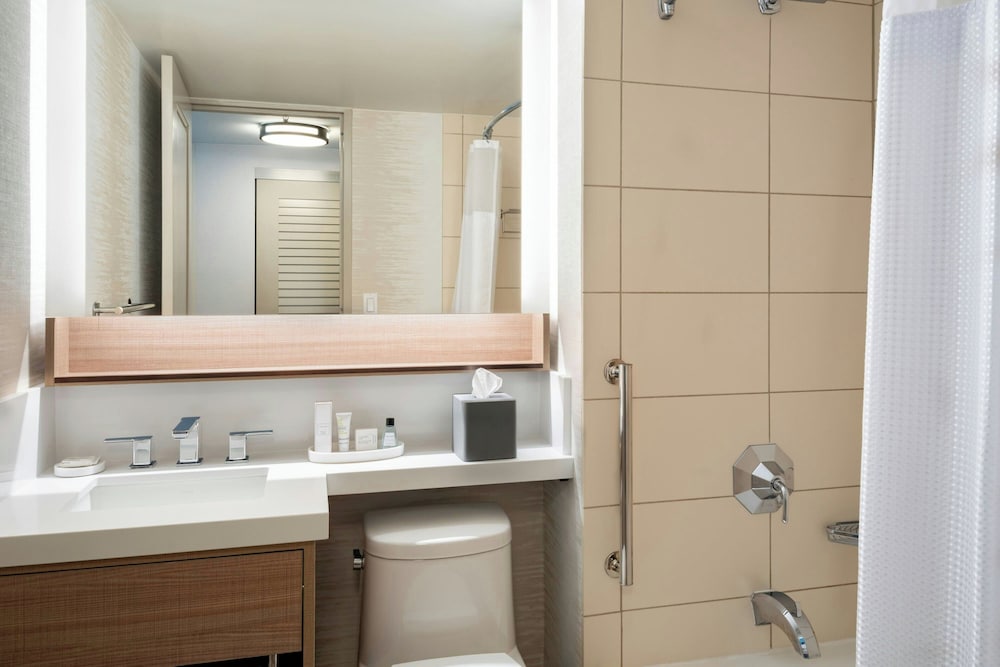 Tampa Airport Marriott - photo 16