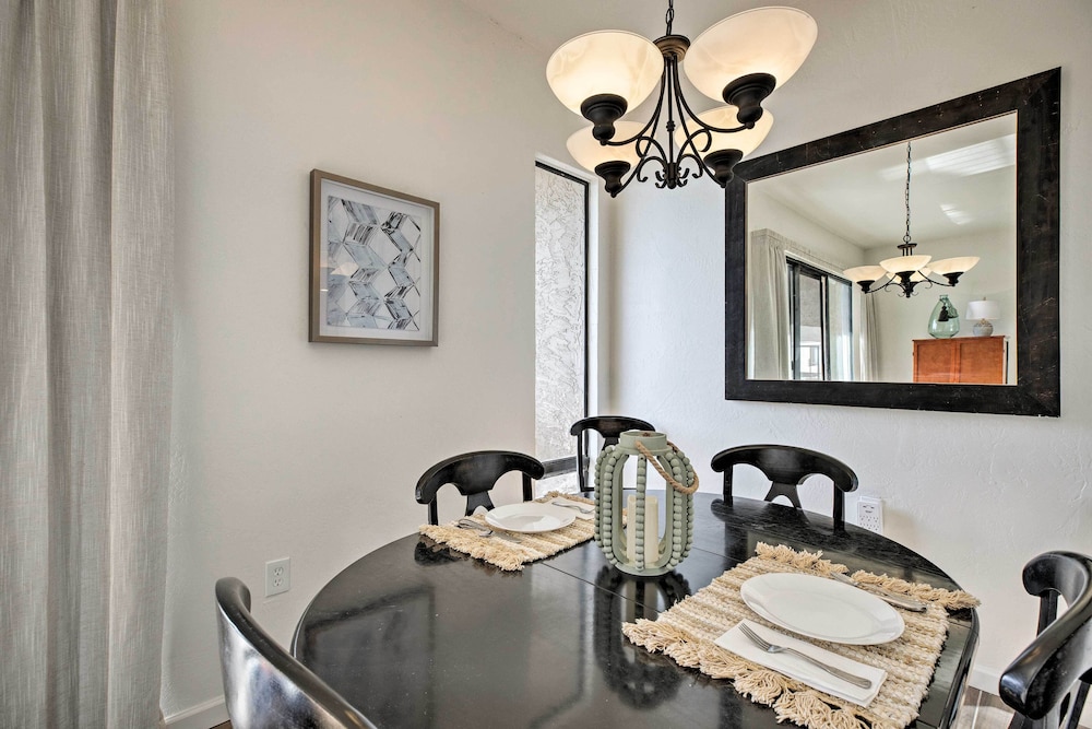 4 Mi to Asu: Lake view Condo w Patio Pool Access — 4-Star Luxury Hotel in Tempe, United States