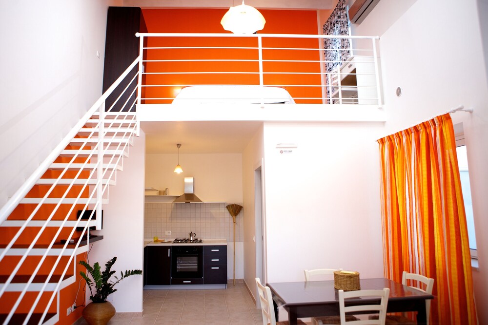 Azienda Agrituristica e Didattica CrauNari — 4-Star Luxury Hotel in Modica, Italy
