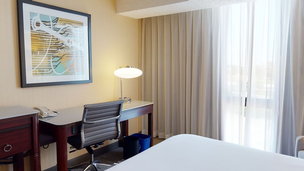 Sheraton West Des Moines Hotel - photo 17