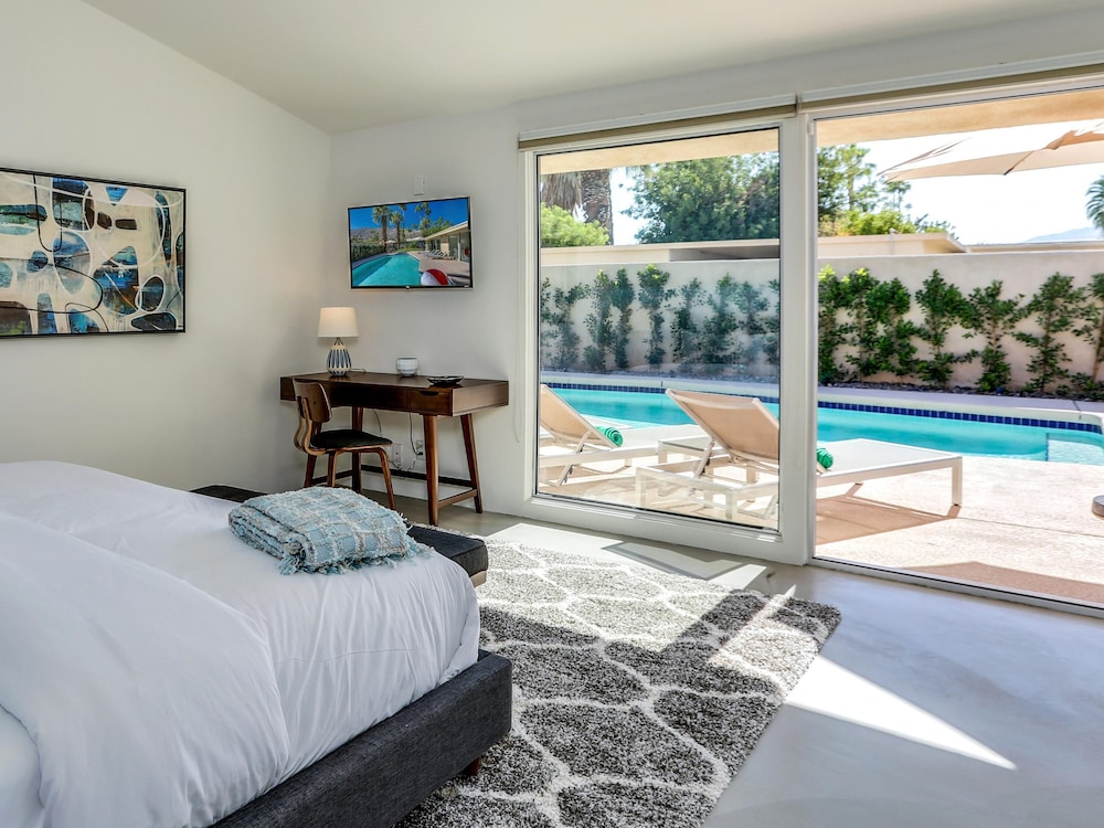 Movie Colony Palms - photo 2