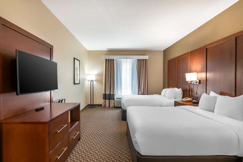 Comfort Suites Jefferson City - photo 40
